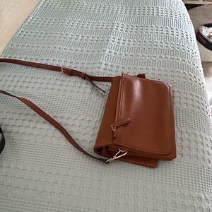 Elegant Brown Leather Crossbody Bag